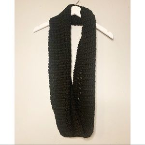 Victoria’s Secret Infinity Scarf-Black